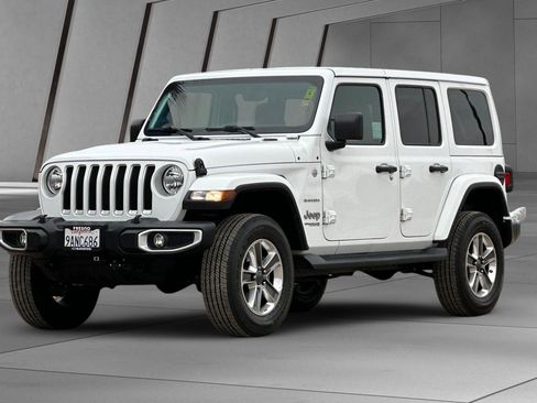 Used 2022 Jeep Wrangler Unlimited Sahara image 8