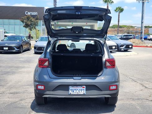 Used 2025 Hyundai Venue SEL FWD image 13