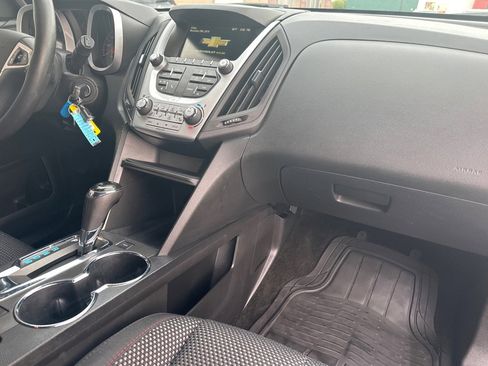 Used 2017 Chevrolet Equinox LT w/ Convenience Package image 8