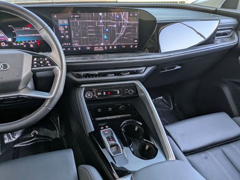 Used 2025 Audi Q5 Premium Plus w/ Premium Plus image 9