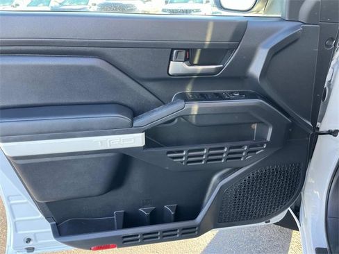 Used 2024 Toyota Tacoma TRD Off-Road image 27