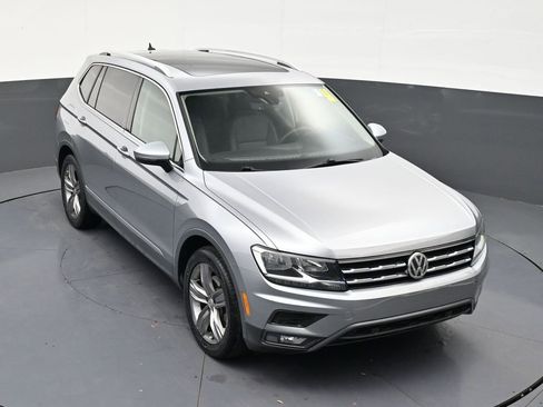Used 2021 Volkswagen Tiguan SEL FWD image 18