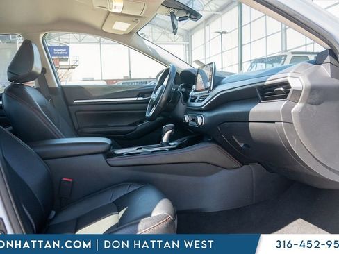 Used 2024 Nissan Altima 2.5 SR image 23
