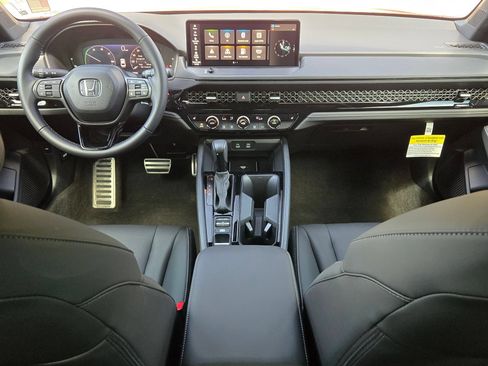 Used 2025 Honda Accord Sport image 16