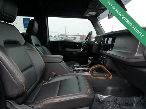 Used 2024 Ford Bronco Badlands image 8