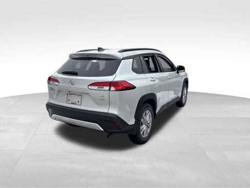 Certified 2025 Toyota Corolla Cross LE image 5