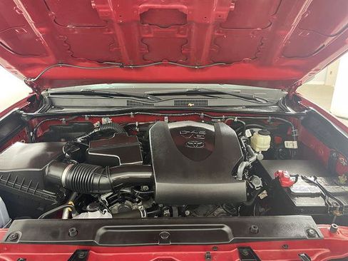 Certified 2021 Toyota Tacoma SR5 AWD/4WD image 21