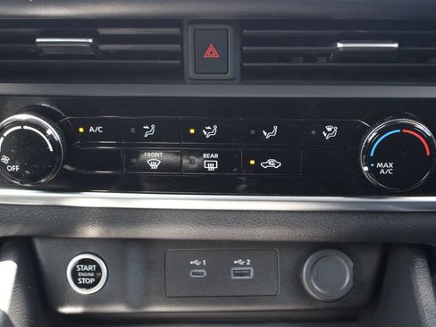 Used 2023 Nissan Rogue S AWD/4WD image 29
