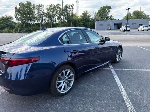 Used 2017 Alfa Romeo Giulia AWD image 4