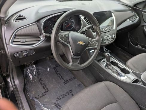 Used 2019 Chevrolet Malibu LT FWD image 11