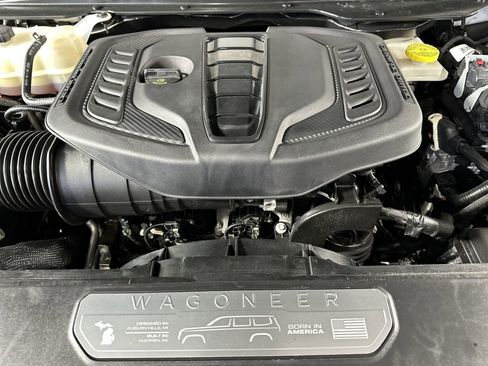 Used 2024 Jeep Wagoneer L Series III w/ Flexible Seating Group image 31