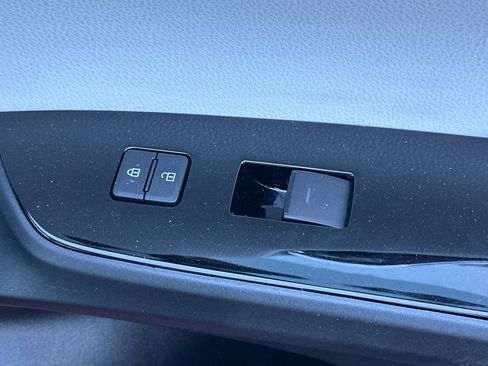 Used 2020 Toyota Prius Limited image 20