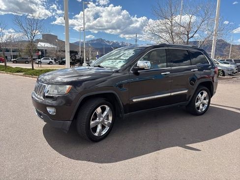 Used 2013 Jeep Grand Cherokee Overland Summit RWD image 3