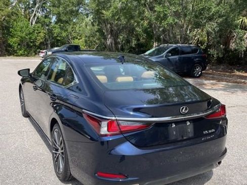 Used 2022 Lexus ES 350 w/ Premium Package image 2