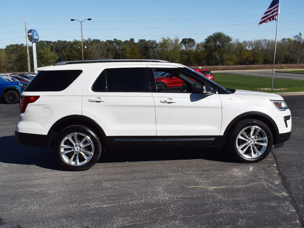Used 2019 Ford Explorer XLT w/ Equipment Group 202A AWD/4WD image 15