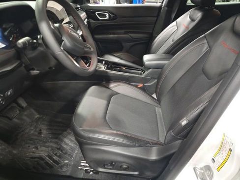 Used 2026 Jeep Compass Trailhawk AWD/4WD image 13
