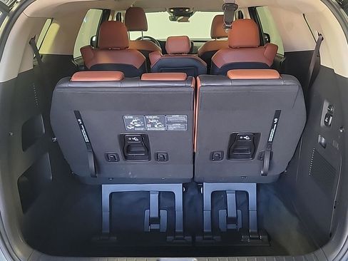 Used 2024 Kia Carnival SX FWD image 7