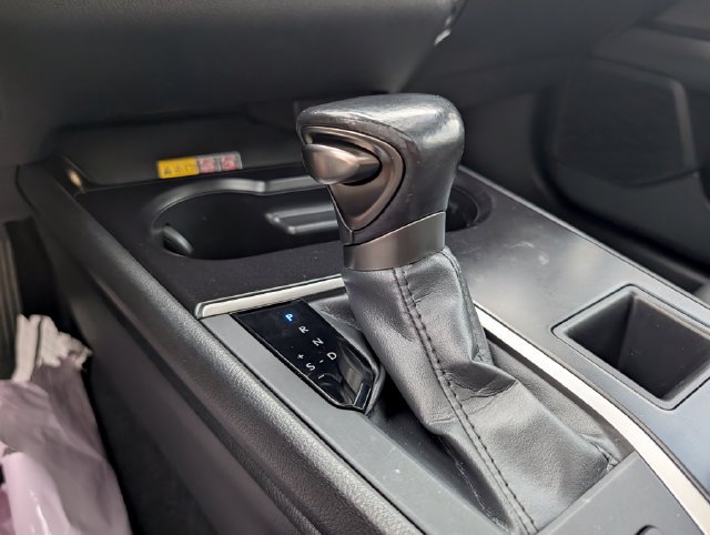 Used 2024 Lexus UX 250h FWD image 22