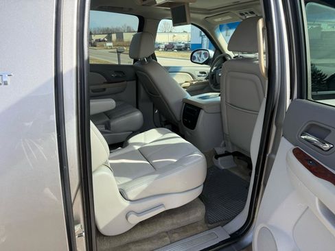 Used 2007 Chevrolet Suburban LT w/ LT Preferred Equipment Group image 21