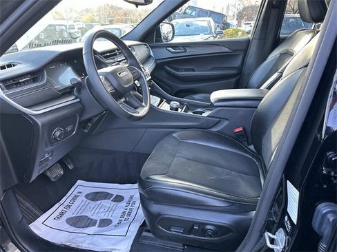 Certified 2024 Jeep Grand Cherokee Altitude image 16