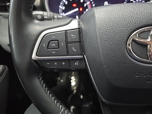 Used 2022 Toyota Highlander XLE AWD/4WD image 20
