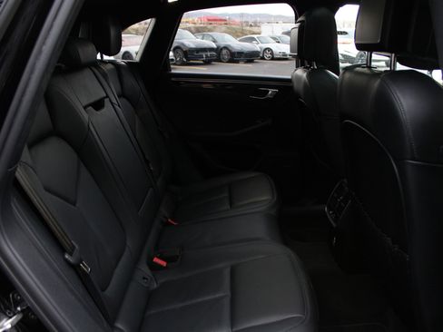 Used 2023 Porsche Macan S image 24