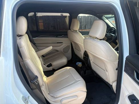 Used 2024 Jeep Grand Cherokee L Limited RWD image 7