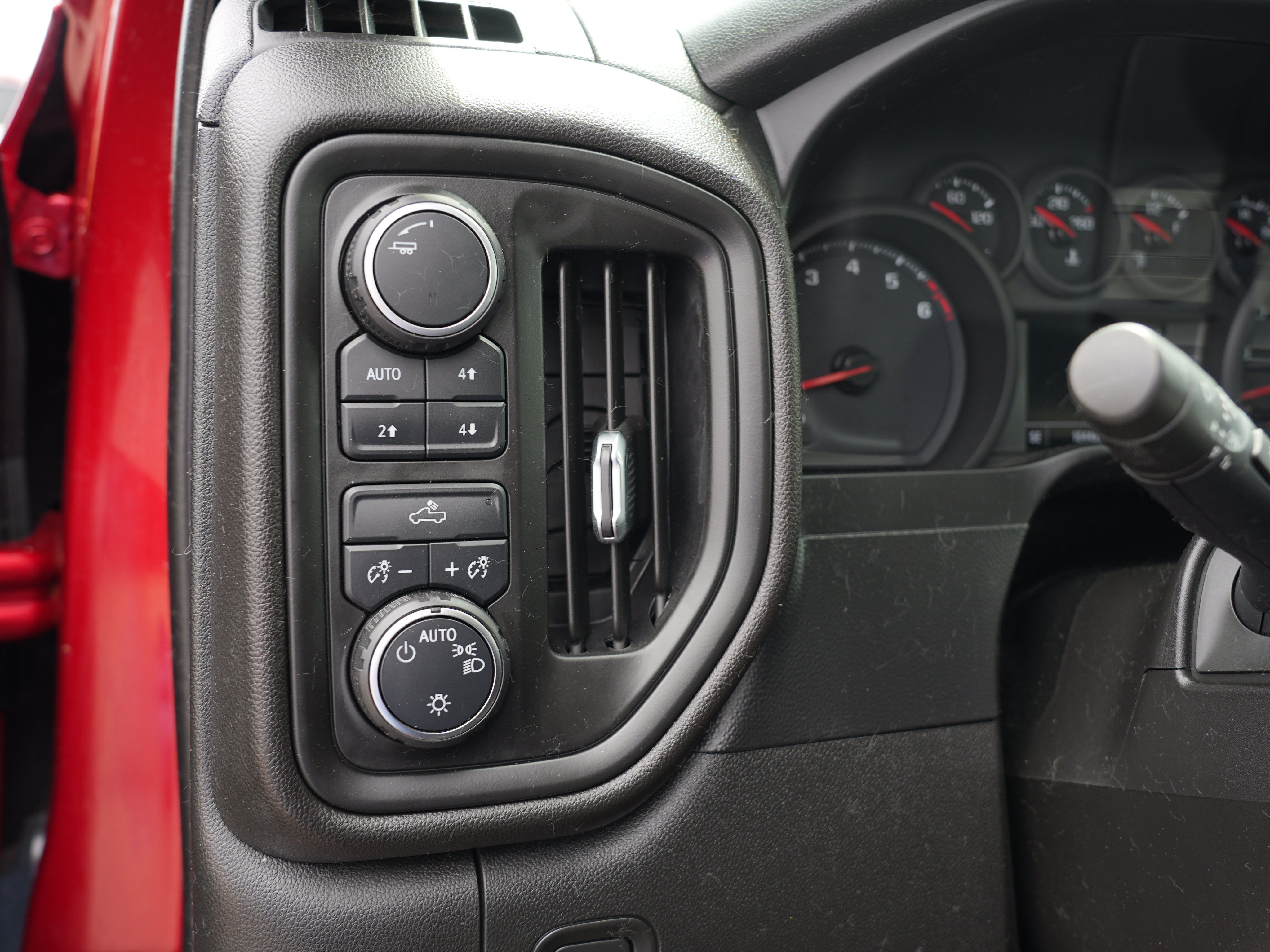 Used 2021 Chevrolet Silverado 1500 Custom Trail Boss w/ LPO, Dark Essentials Package AWD/4WD image 16