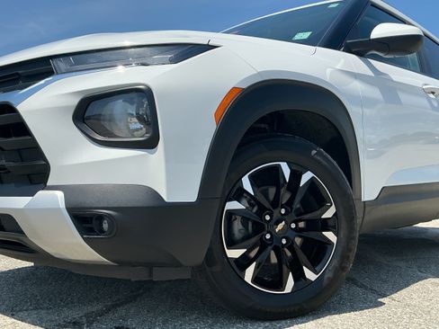 Certified 2023 Chevrolet TrailBlazer LT AWD/4WD image 3