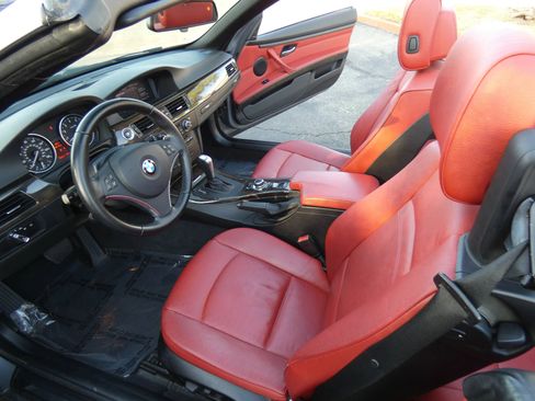 Used 2013 BMW 328i Convertible image 38