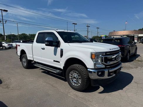 Used 2022 Ford F350 XLT w/ XLT Premium Package AWD/4WD image 4