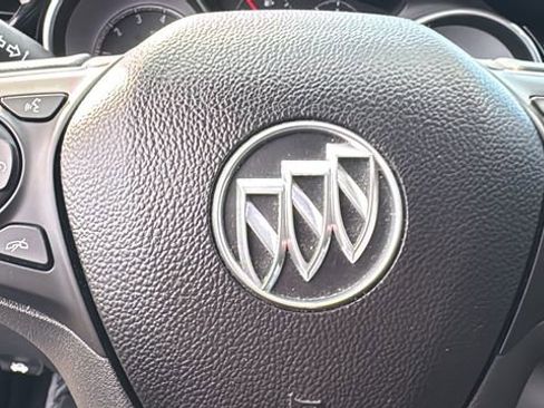 Used 2018 Buick Regal Essence FWD image 20