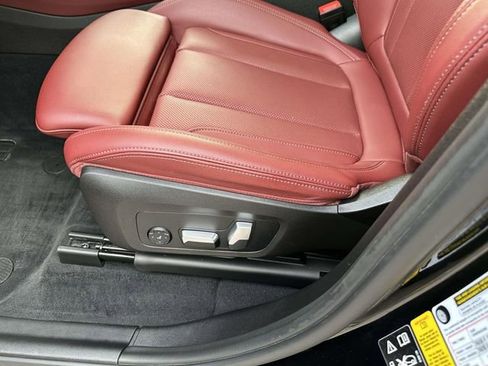 Certified 2023 BMW X4 xDrive30i w/ Premium Package image 25