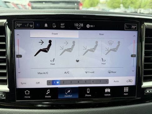 Used 2023 Chrysler Pacifica Touring-L FWD image 28