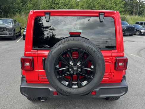 Used 2025 Jeep Wrangler Unlimited Sahara w/ Safety Group AWD/4WD image 6