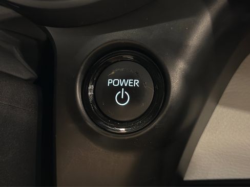 Used 2025 Toyota Sienna XLE AWD/4WD image 31