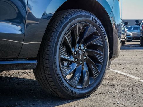 New 2025 Lincoln Navigator Reserve w/ Jet Appearance Package image 9