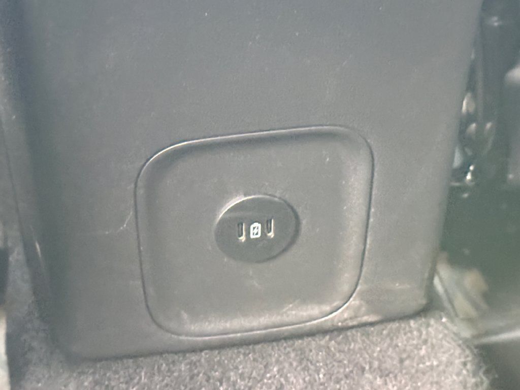 Used 2025 Ford Escape ST-Line FWD image 33
