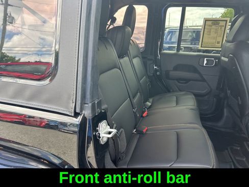Certified 2025 Jeep Wrangler Unlimited Sahara AWD/4WD image 29