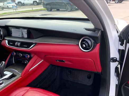 Used 2021 Alfa Romeo Stelvio Ti w/ Nero Edizione image 18