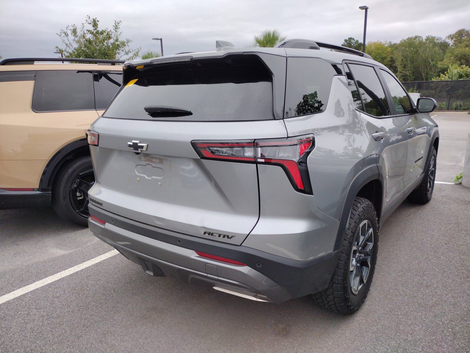Used 2026 Chevrolet Equinox ACTIV FWD image 4