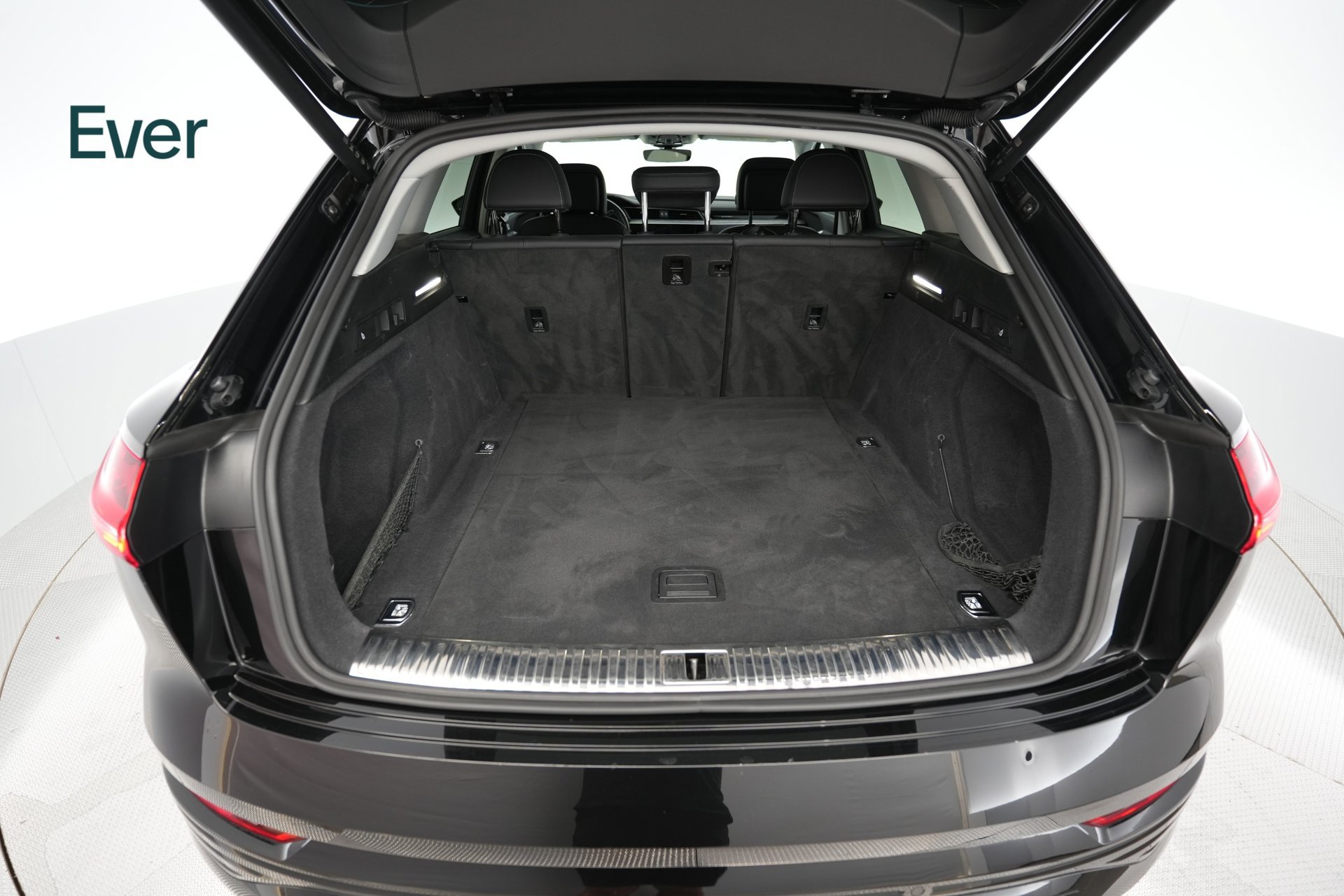 Used 2024 Audi Q8 e-tron Premium AWD/4WD image 8