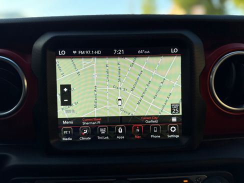 Used 2021 Jeep Gladiator Rubicon AWD/4WD image 35