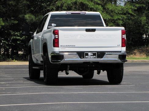 Used 2024 Chevrolet Silverado 2500 LT AWD/4WD image 11