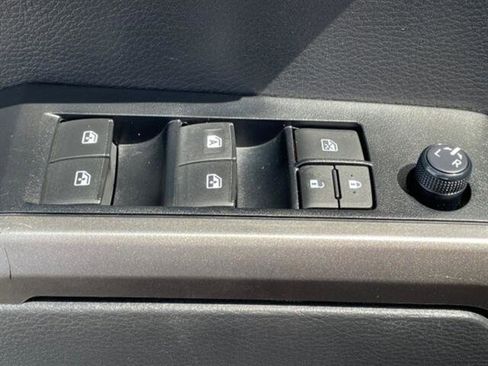 Used 2022 Toyota Tacoma SR5 image 14