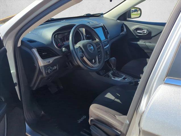 Used 2015 Jeep Cherokee Latitude FWD image 11