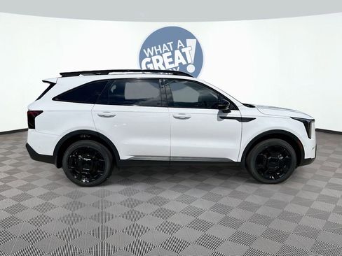 Certified 2025 Kia Sorento SX Prestige w/ Sage Leather Package AWD/4WD image 4