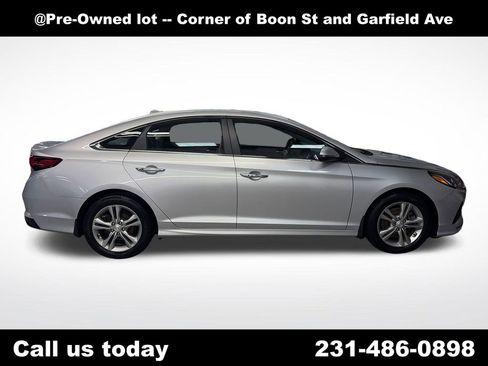 Used 2018 Hyundai Sonata SEL w/ Tech Package 02 FWD image 10