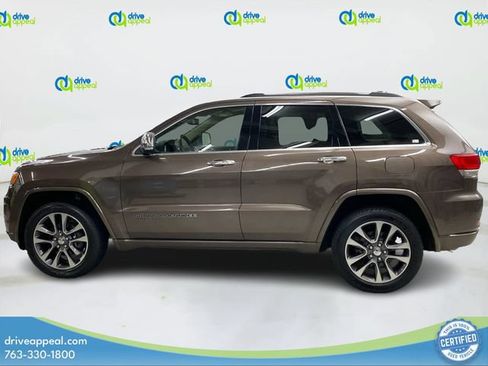 Used 2017 Jeep Grand Cherokee Overland w/ Jeep Active Safety Group AWD/4WD image 8