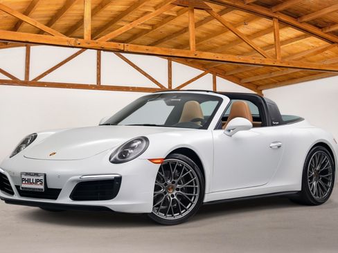 Used 2019 Porsche 911 Targa 4 AWD/4WD image 1